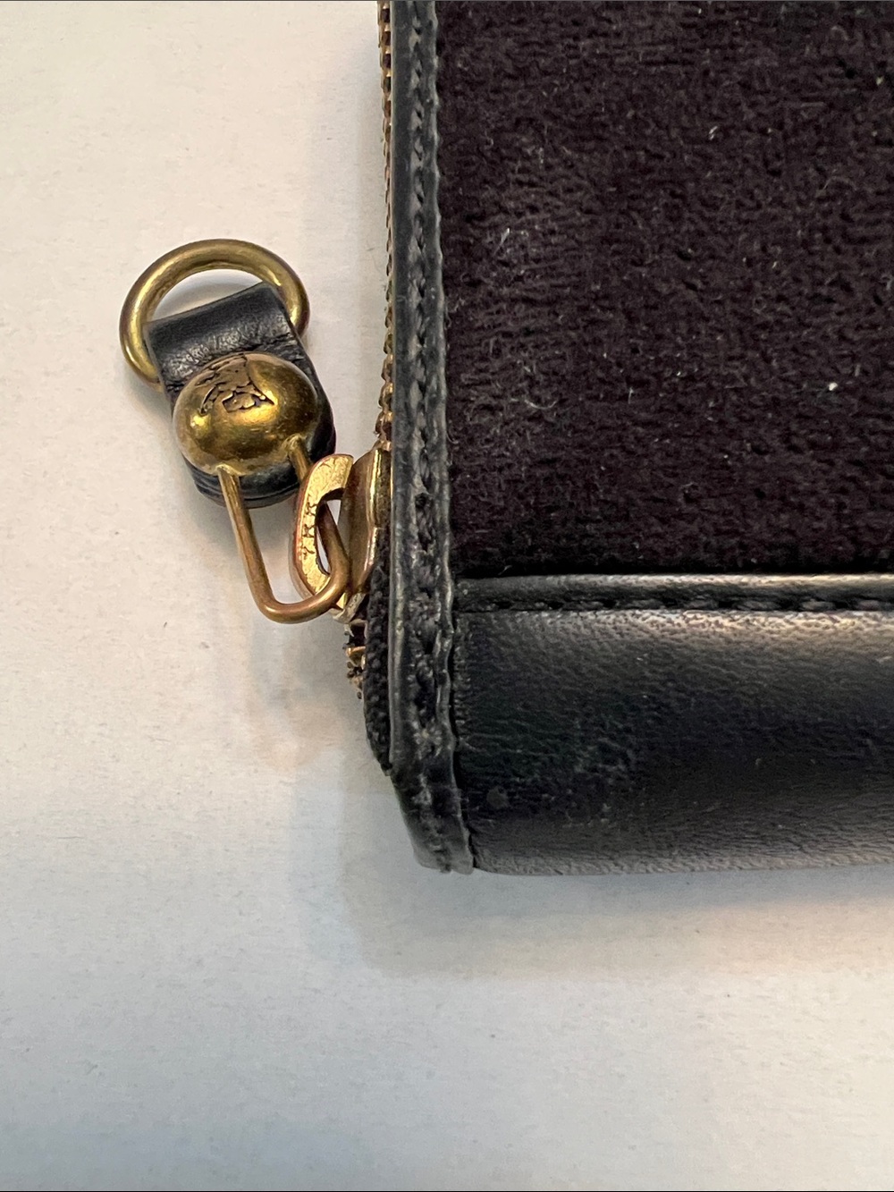 JUICY COUTURE BLACK LEATHER & VELVET SCOTTIE DOG ZIP AROUND WALLET - Picture 16 of 16